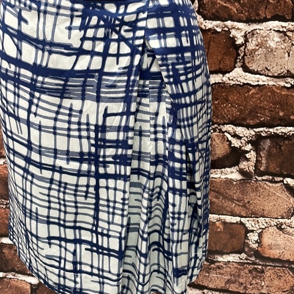 BCBGMAXAZRIA Skirt Mini Silk Blue Pleated Size 10 - Picture 5 of 12